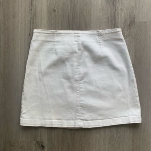 White denim miniskirt! Zipper in back